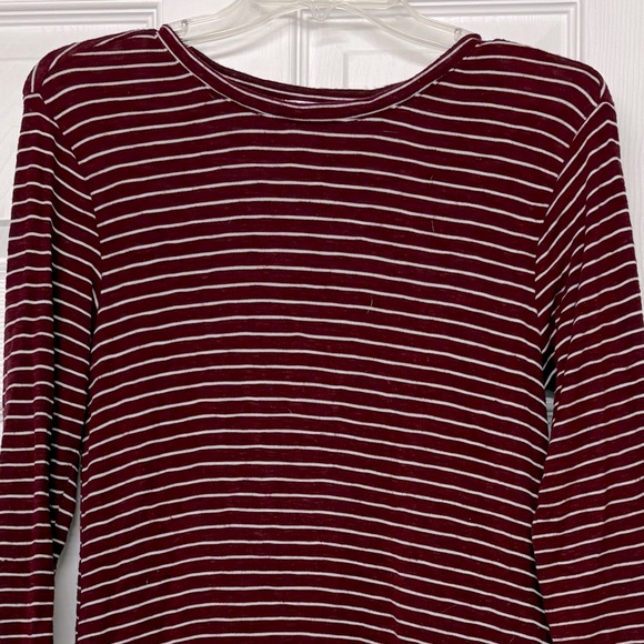 Old Navy Burgundy White Striped Long Line Soft Tunic Top Sz XS - Picture 2 of 3